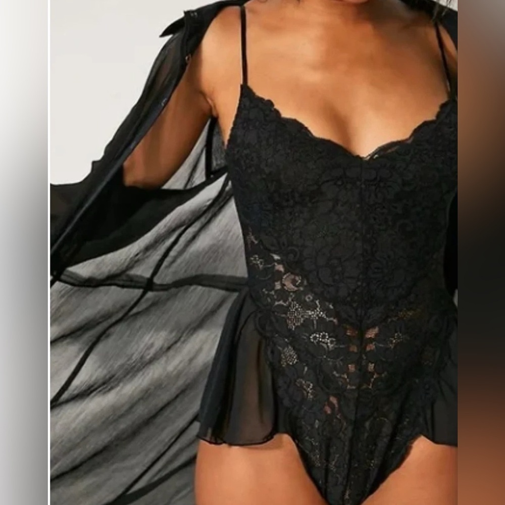 Free People Revolve HAH Sexy Maid to Wear Bodysuit in Noir Lace Sz Small NWT - Picture 3 of 13